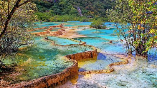 10.秋初,良好的空气,运动必不可少,要预防感冒,健康是宝,健康生活才能老,朋友忙碌,别忘了运动,祝您身体健康,保重一切!