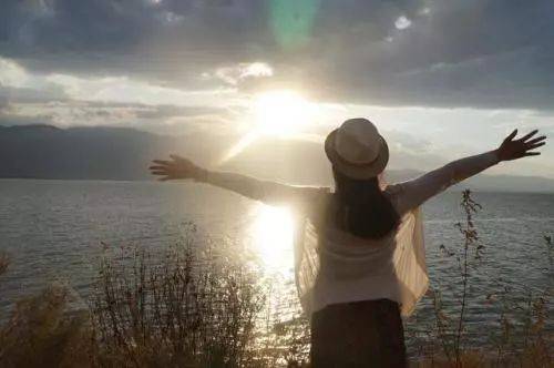 11.她只是一个超过2年零8个月的孩子,这个孩子通常行为举止和理智。我好急