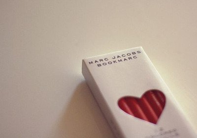 10.想念别人是一种温暖，想念别人是一种幸福。当然，一个很好的前提是想念对方。否则，单相思是一种悲伤，被别人错过是一种负担。