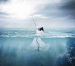 9.三千富翁,九千荒凉。只觉得人们的内心很冷。