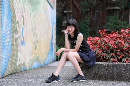 12.我们正在放弃,我们已经清除了我们的记忆,以为我们可以掩饰无辜的美丽。