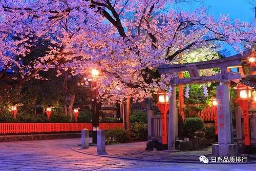 11.心情好会给您带来好运。即使您内心有太多苦涩，也不要皱眉。生命如此短暂。您必须相信，暴风雨过后，最终会出现美丽的彩虹。