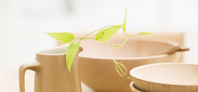 10.我喜欢这种生活：喝一杯醇厚的咖啡；有自己喜欢的阅读材料；有一张舒适的沙发床。当温暖的阳光照在脸上时，一个幸福的微笑。这是一个简单的小幸福。