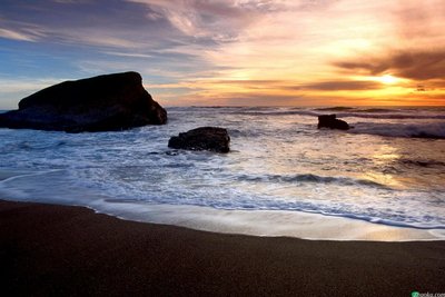 10.蓝天亲吻海洋，海洋拥抱蓝天。我在蓝天和碧波上写下我的祝福。宝贝早安！