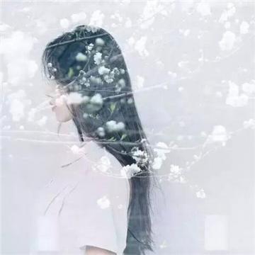 9.痴情的人总是抱有这样的想法：即使我自己被我感动，为什么她也不被我感动？但是坚持不懈的追求只能证明你是一个坚持不懈的人，仅此而已。