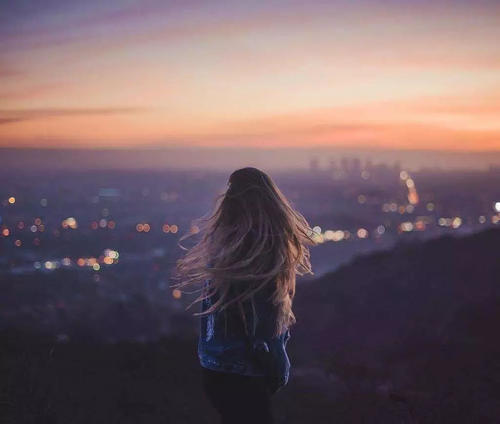 10.英格丽·伯格曼（Ingrid Bergman）说，健康的身体加上不良的记忆将使我们过上幸福的生活。确实，世界上有那么多八卦，以至于不值得记住。