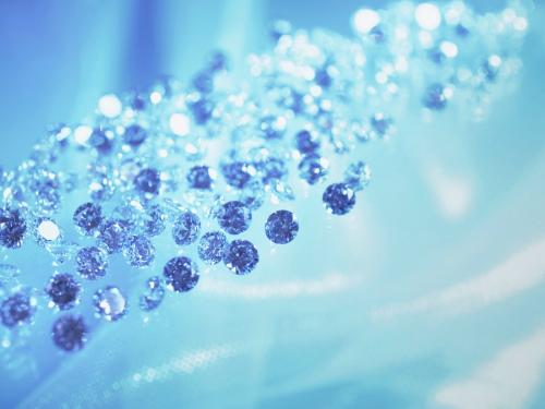 11.什么是家庭感情?亲情是一罐蜂蜜,里面含有浓烈的香气,这使人们的心灵陶醉。