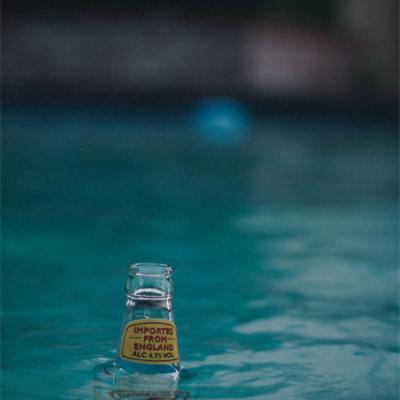 11.活着是幸福的最重要的事情。不要给自己增加负担，每天保持愉快的心情。 12.你所爱，所做的事情，所做的事情，所想的事情，只要幸福就可以，并且你确定自己是最重要的。活得任性而奔放。