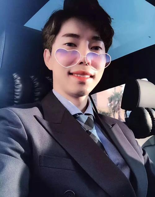 短信给男性情人