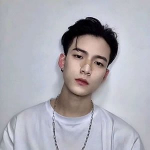 谈论男孩的超级拉人格