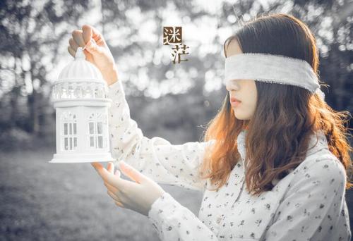 美丽，悲伤和困惑的句子