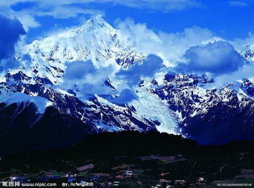 描述雪山的句子