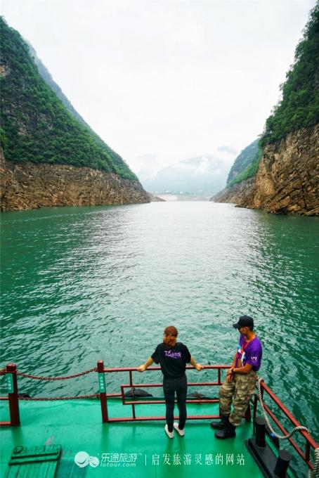 描写长江三峡的诗