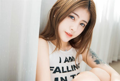 描写性感女人的句子