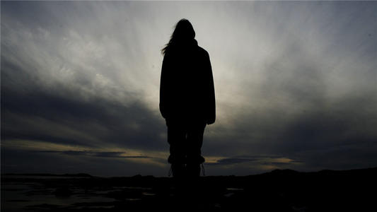 形容孤独和无助的句子