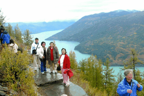 用来形容不开心和放松心情的句子。谈论心情不好出去散步