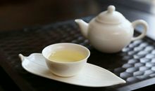 将生命中的杂质过滤了，才能看见内心的丰盈，尝出生活的真味