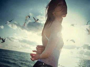 实际上，我早已习惯一个人寂寞，两个人跌倒1