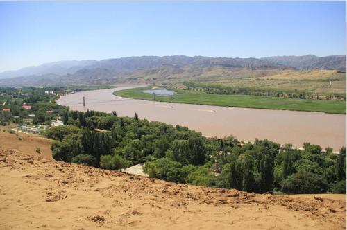 描写西北沙漠的诗