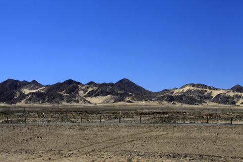 描写戈壁沙漠的诗