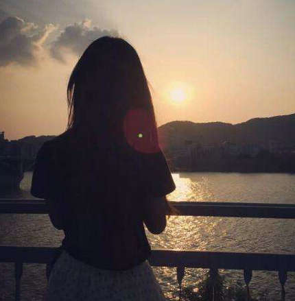 在所有负面情绪的驱使下，我一次只能放手，并选择失落地忘记你1