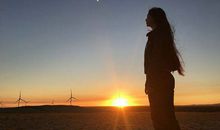 生命有些人不是来得太晚，人生没有那么多刚刚好