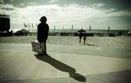 继续吞咽，何时可以不回头离开1