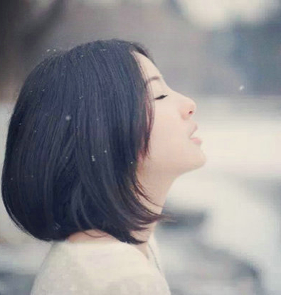 qq有句哲学话来谈论心情：请坚强，你的弱点真的没有人看