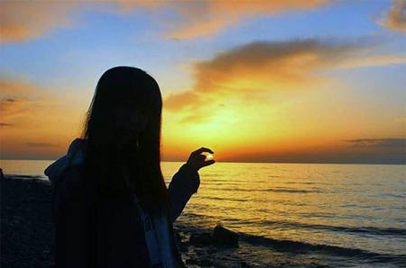 有时不需要照亮，我们可以成为自己的灯1