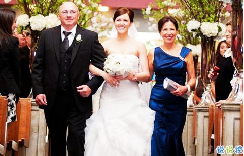 父母希望新婚夫妇结婚