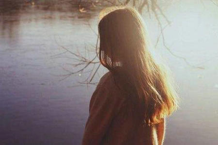 在婚姻中,人生的沧桑比比皆是,但爱情却很少1