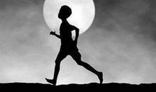 一个人幸运的前提，是他有能力改变自己