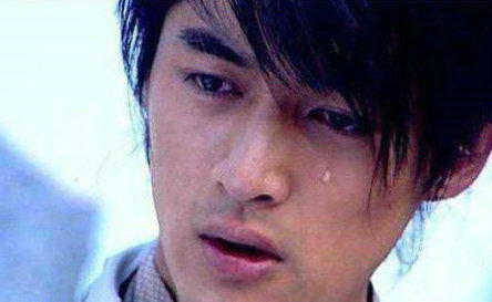 有眼泪的男人不要轻拂，努力不让金钱绊倒英雄