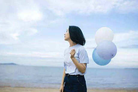 在这个世界上，有一个无法挽回的过去，一个无法挽回的明天