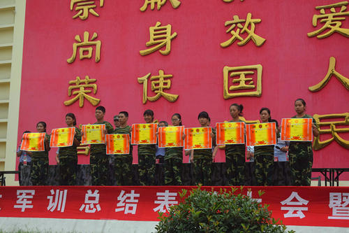 军事训练口号8字