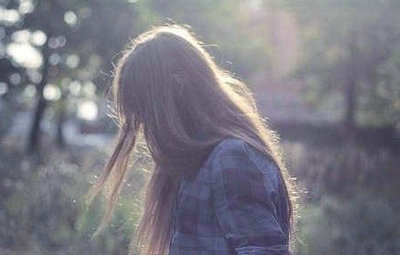 爱是一个简单的词，却很难练习