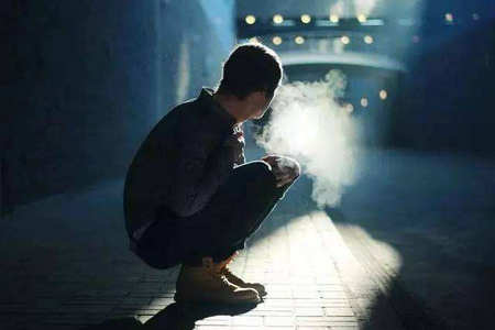 因为生活不轻松，它使人们更加有意义。