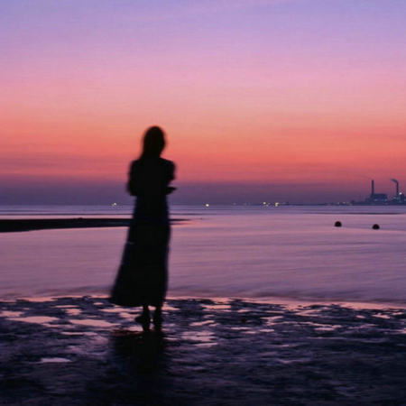 因为生活不轻松，它使人们更加发光1