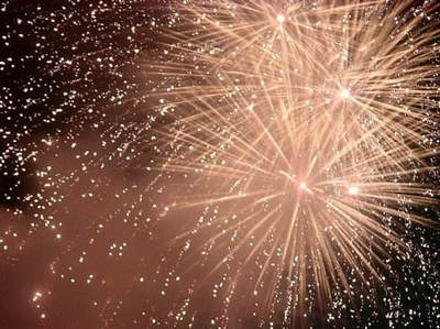 烟花谈论美丽的句子,描述烟花的美丽句子