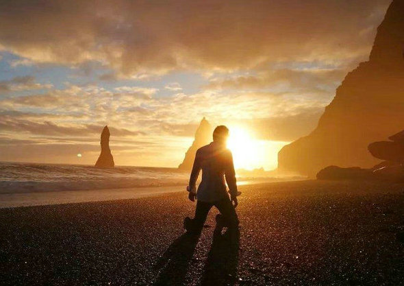 在这个浮躁的世界里，所有可以过去的东西都是生命的一幕