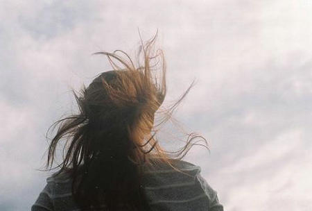 当悲伤和沮丧在发挥时，永远不会缺少积极，善良，温暖和希望