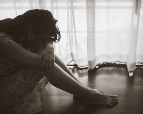 谈论一个男人跌倒时的悲伤