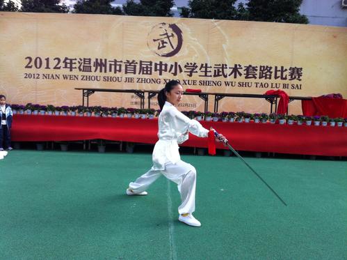 描述表现的句子