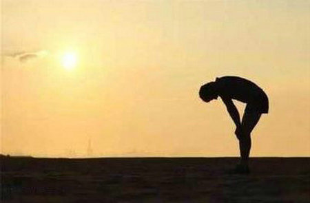 不是每个人都累并且可以陪伴,您只能学会独自承担一切