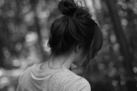 谈论悲伤的句子,简短而优美的句子1