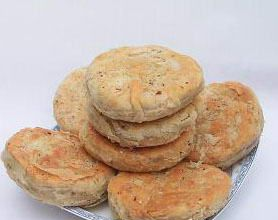 在厕所里吃饼干