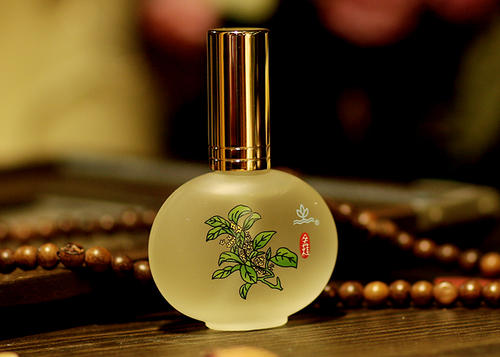 用文字描述香水的气味