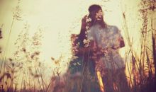 关于爱情的句子关于爱情的图片：爱情和死亡一样，都是很霸道的