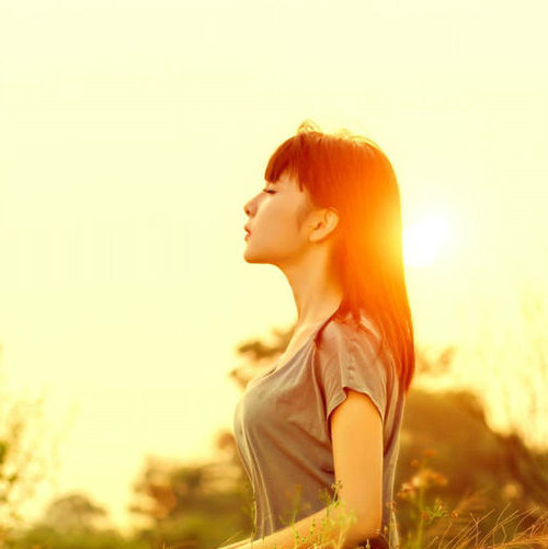 柔而不弱,从容面对生活的苦难是一种生活的智慧