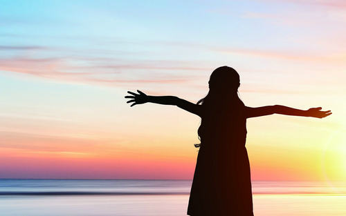 在人生的道路上,我们必须努力达到人生的更高高峰1